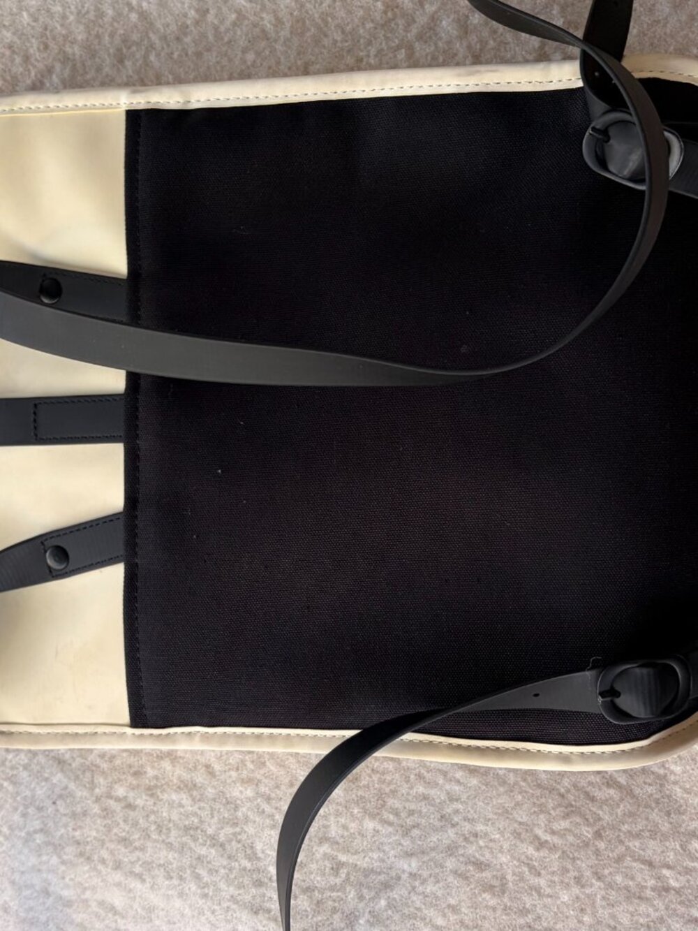 RAINS Backpack/Laptop bag - Picture 3 of 4